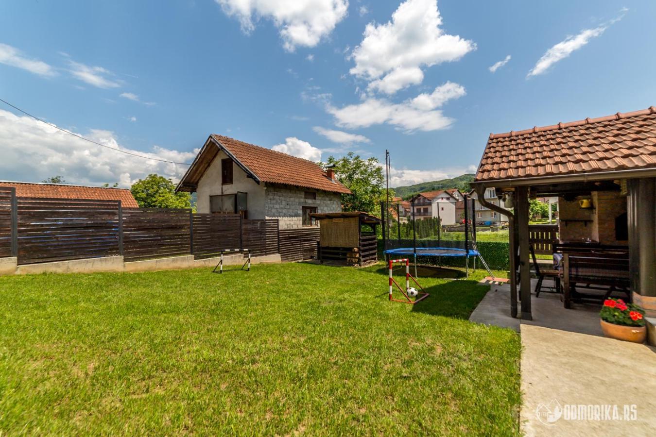 Mak Basta Appartement Bajina Basta Buitenkant foto